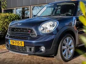 MINI Countryman (2015) thumbnail 3