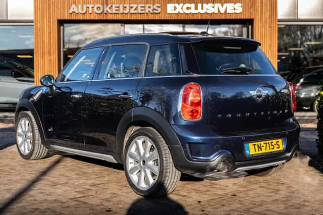 MINI Countryman (2015) thumbnail 4