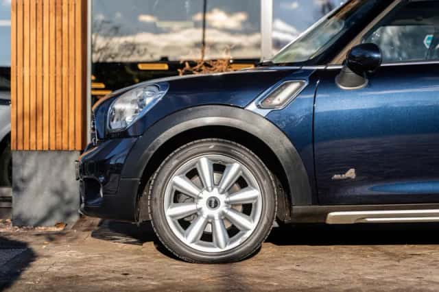 MINI Countryman (2015) thumbnail 6