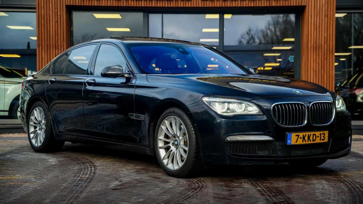 BMW 7-Serie (2013) — foto 1