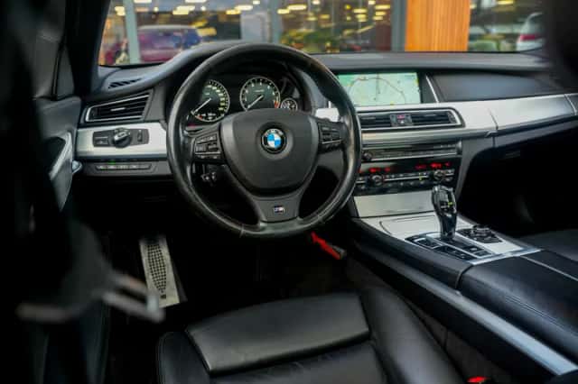 BMW 7-Serie (2013) thumbnail 4