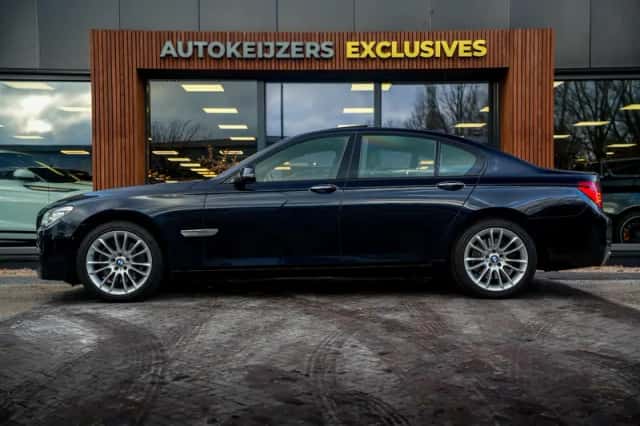 BMW 7-Serie (2013) thumbnail 5