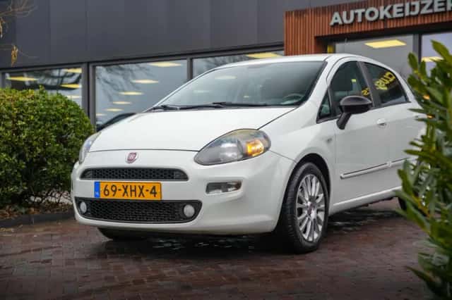 Fiat Punto (2012) thumbnail 3