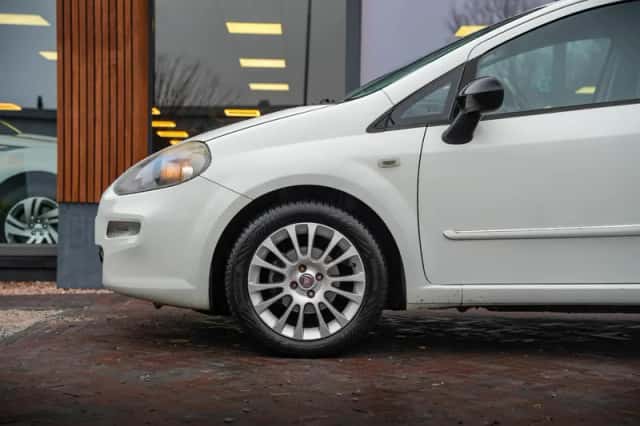 Fiat Punto (2012) thumbnail 5