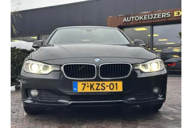 BMW 3-Serie (2013) thumbnail 2