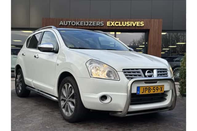 Nissan Qashqai (2010) thumbnail 1