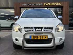 Nissan Qashqai (2010) thumbnail 3