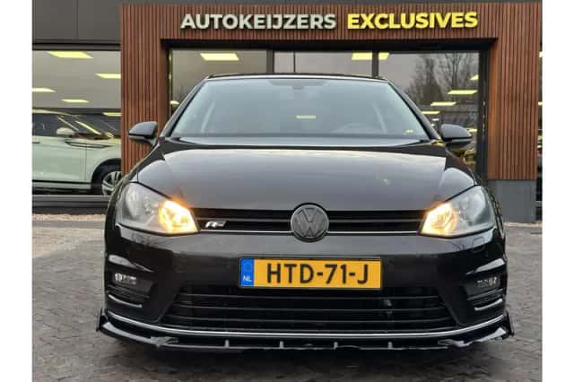 Volkswagen Golf (2014) thumbnail 2