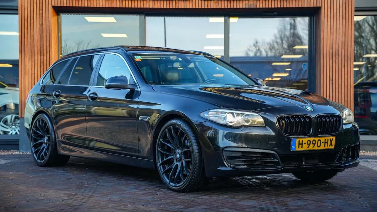 BMW 5-Serie (2015) — foto 1