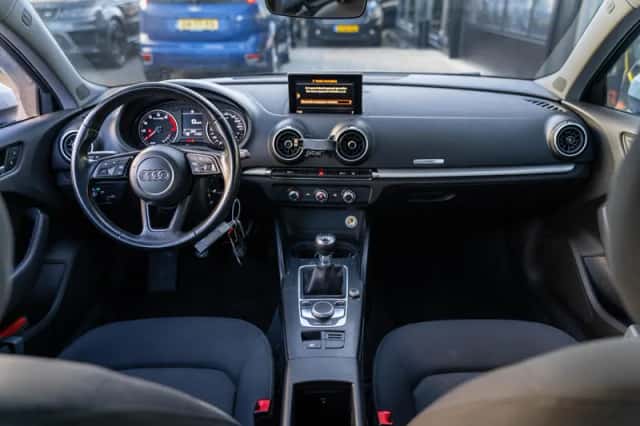 Audi A3 (2017) thumbnail 2