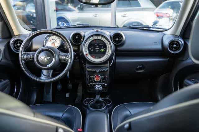 MINI Countryman (2014) thumbnail 2