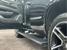 Cadillac Escalade (2018) thumbnail 21