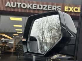 Cadillac Escalade (2018) thumbnail 29