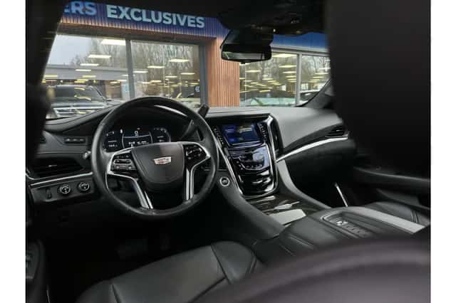 Cadillac Escalade (2018) thumbnail 5