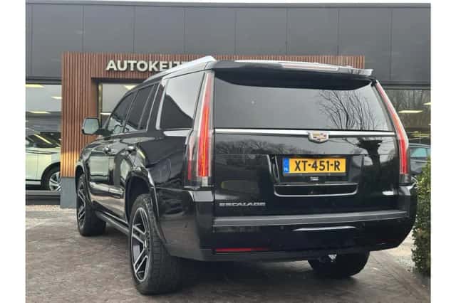 Cadillac Escalade (2018) thumbnail 6