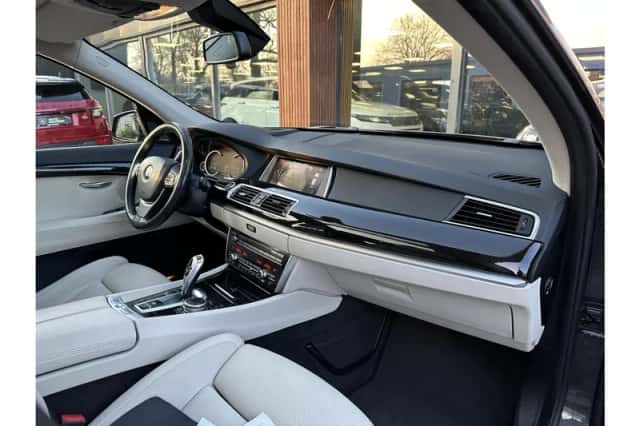 BMW 5-Serie (2016) thumbnail 6