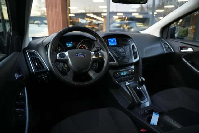 Ford Focus (2013) thumbnail 2