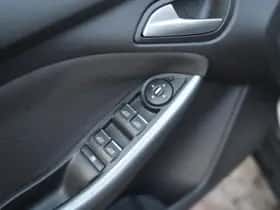 Ford Focus (2013) thumbnail 12