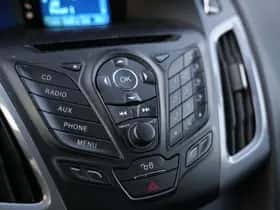 Ford Focus (2013) thumbnail 16