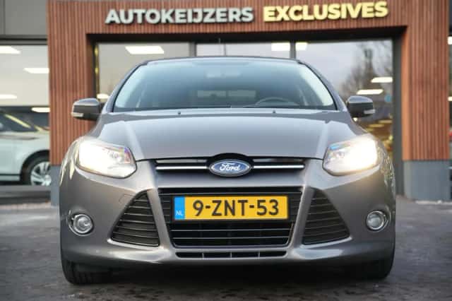Ford Focus (2013) thumbnail 3
