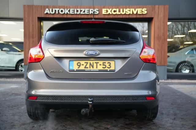 Ford Focus (2013) thumbnail 5