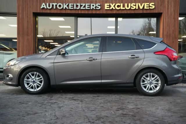 Ford Focus (2013) thumbnail 5
