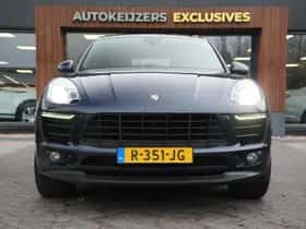Porsche Macan (2017) thumbnail 3