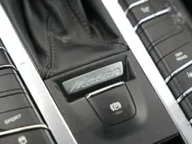 Porsche Macan (2017) thumbnail 23