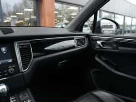 Porsche Macan (2017) thumbnail 24