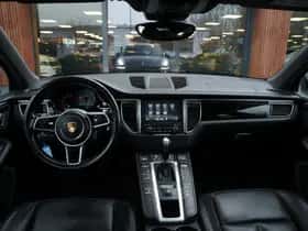Porsche Macan (2017) thumbnail 4