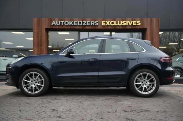 Porsche Macan (2017) thumbnail 5
