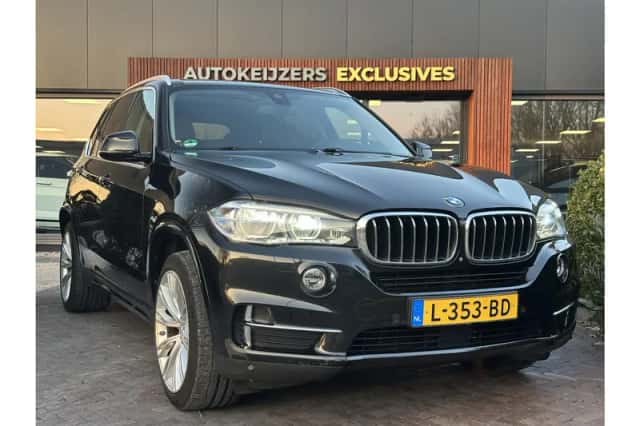 BMW X5 (2017) thumbnail 1