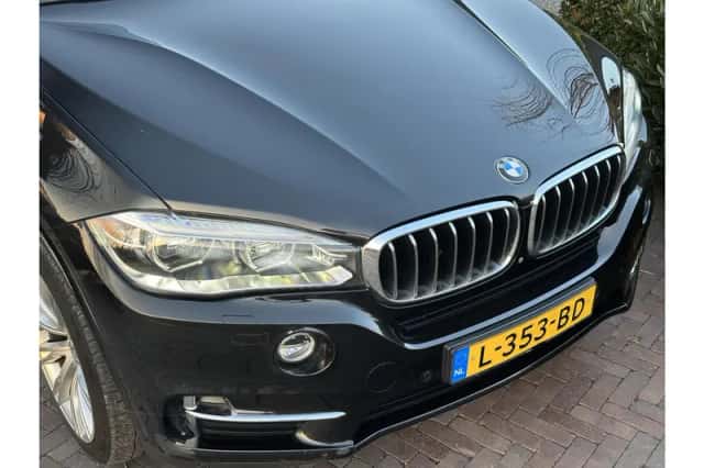 BMW X5 (2017) thumbnail 2