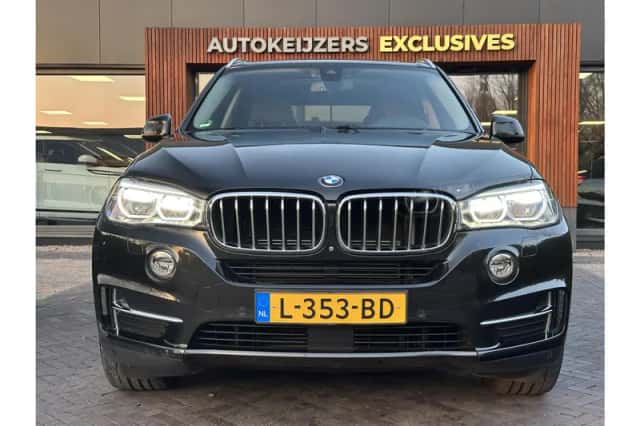 BMW X5 (2017) thumbnail 3