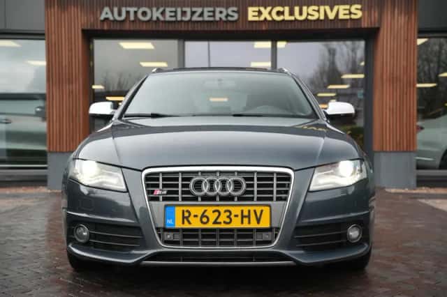 Audi A4 (2013) thumbnail 3