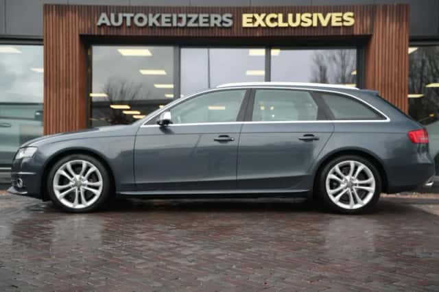 Audi A4 (2013) thumbnail 5