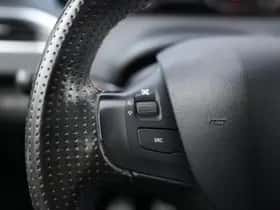 Peugeot 2008 (2018) thumbnail 33