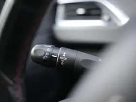 Peugeot 2008 (2018) thumbnail 36