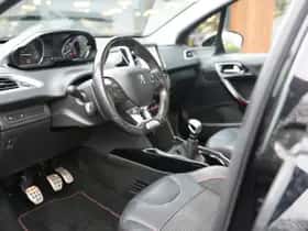 Peugeot 2008 (2018) thumbnail 8