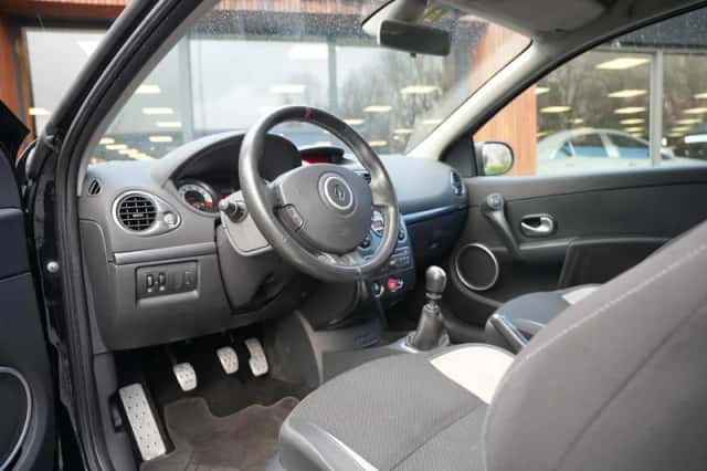 Renault Clio (2013) thumbnail 2