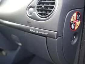 Renault Clio (2013) thumbnail 16