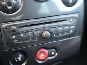 Renault Clio (2013) thumbnail 21