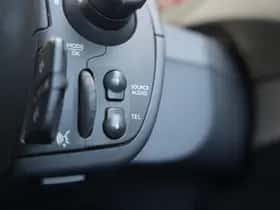 Renault Clio (2013) thumbnail 32