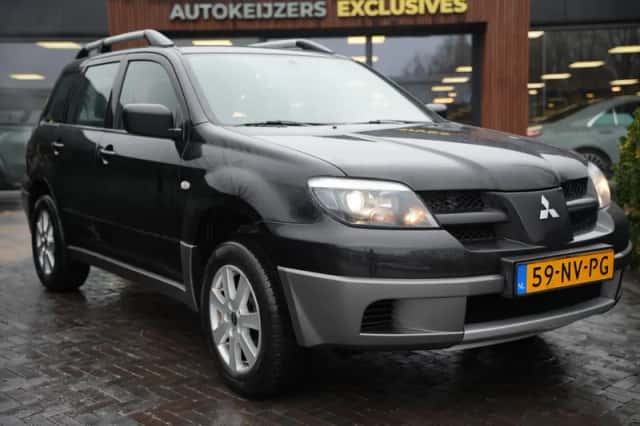 Mitsubishi Outlander (2004) thumbnail 1