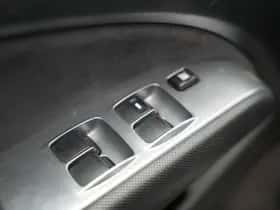 Mitsubishi Outlander (2004) thumbnail 16