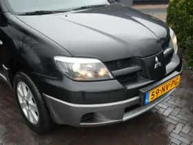 Mitsubishi Outlander (2004) thumbnail 3