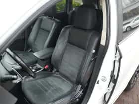Mitsubishi Outlander (2016) thumbnail 11