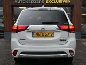 Mitsubishi Outlander (2016) thumbnail 15