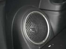 Mitsubishi Outlander (2016) thumbnail 17