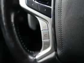 Mitsubishi Outlander (2016) thumbnail 25
